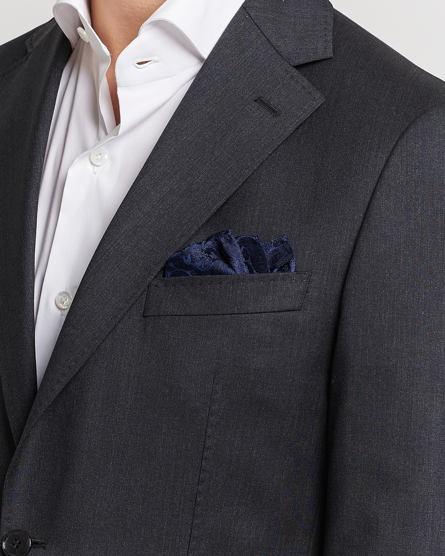 Heren | Binnenkort op voorraad | Amanda Christensen | Tonal Paisley Silk Pocket Square Navy