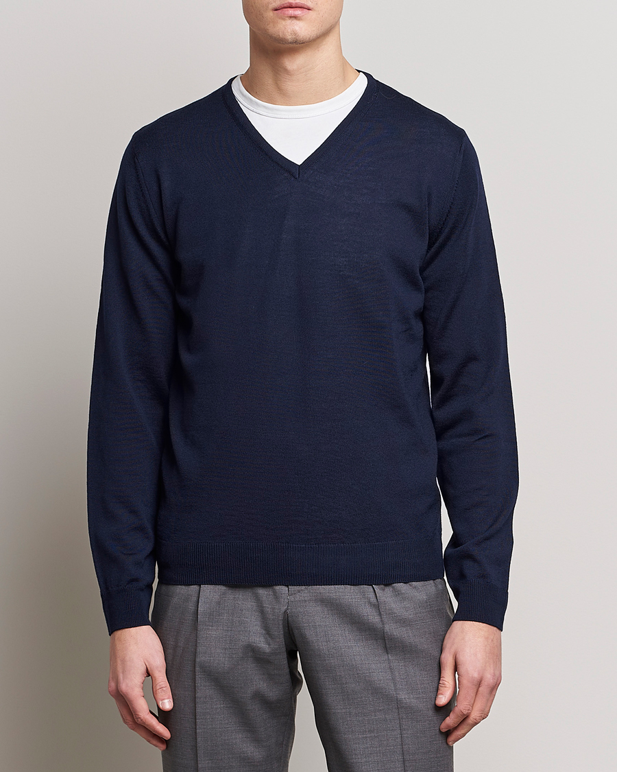 Heren | Ronde hals truien | Stenströms | Merino Patch V-Neck Navy/Light Grey