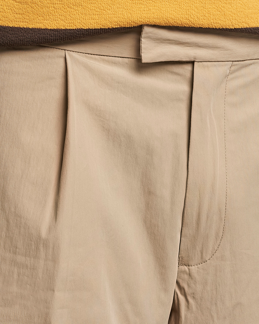 Heren | Broeken | BEAMS PLUS | Comfort Cloth Travel Trousers Beige