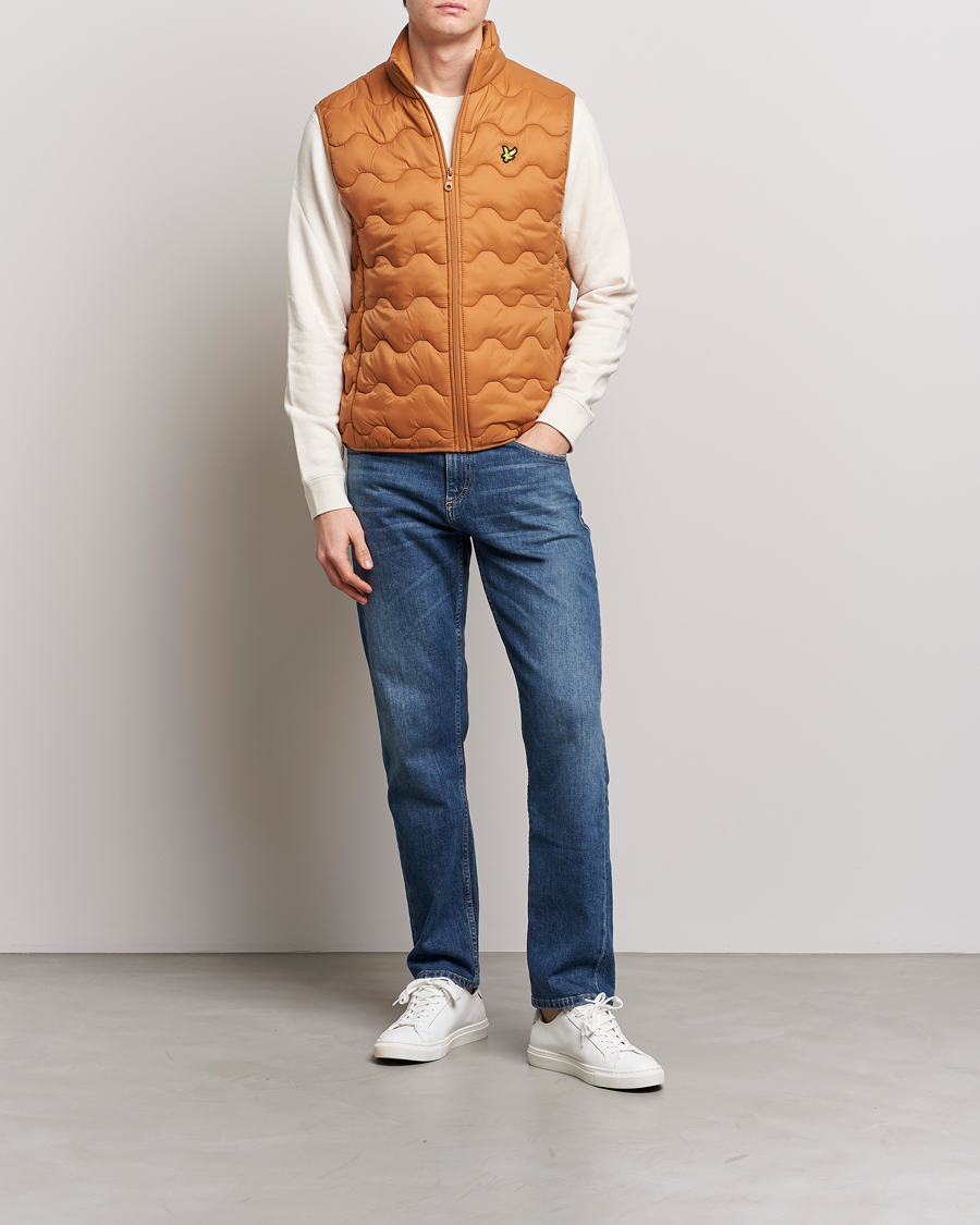 Heren | Gilets | Lyle & Scott | Crest Quilted Gilet Vest Salt Burne