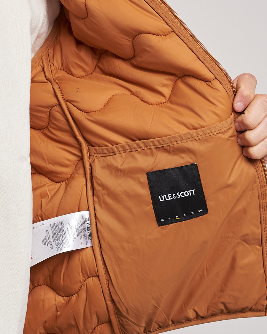 Heren | Gilets | Lyle & Scott | Crest Quilted Gilet Vest Salt Burne