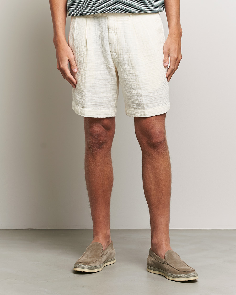 Heren | Korte broek | Oscar Jacobson | Tanker Pleated Crepe Cotton Shorts White