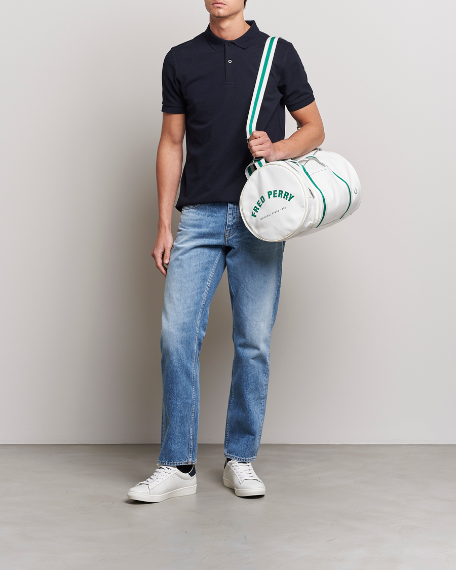 Heren | Fred Perry Classic Barrel Bag Snow White | Fred Perry | Classic Barrel Bag Snow White