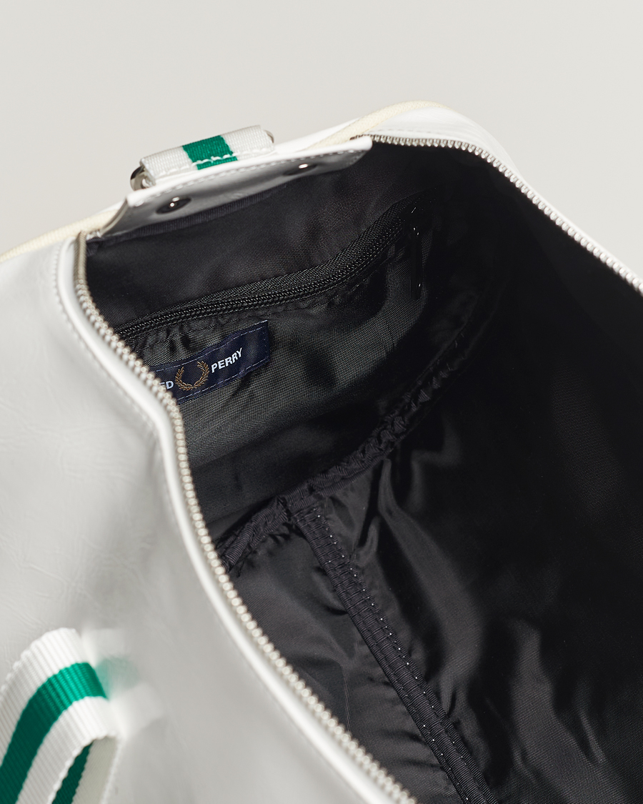 Heren | Fred Perry Classic Barrel Bag Snow White | Fred Perry | Classic Barrel Bag Snow White