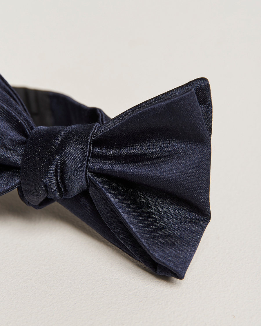 Heren | E. Marinella Silk Bow Tie Navy Satin | E. Marinella | Silk Bow Tie Navy Satin