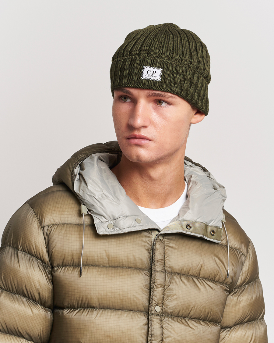 Heren |  | C.P. Company | Knitted Merino Logo Beanie Olive