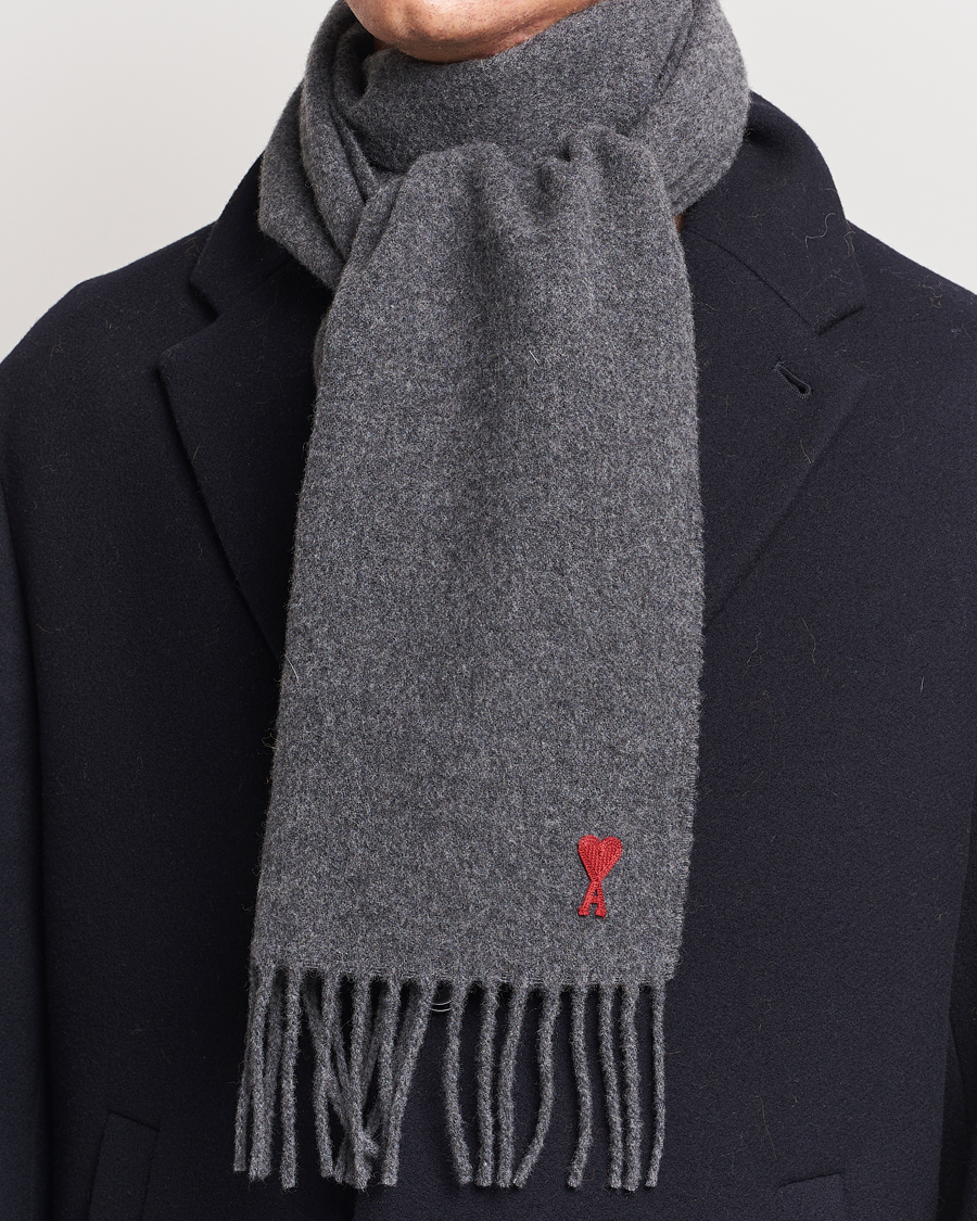 Heren | AMI Heart Logo Scarf Dark Grey | AMI | Heart Logo Scarf Dark Grey