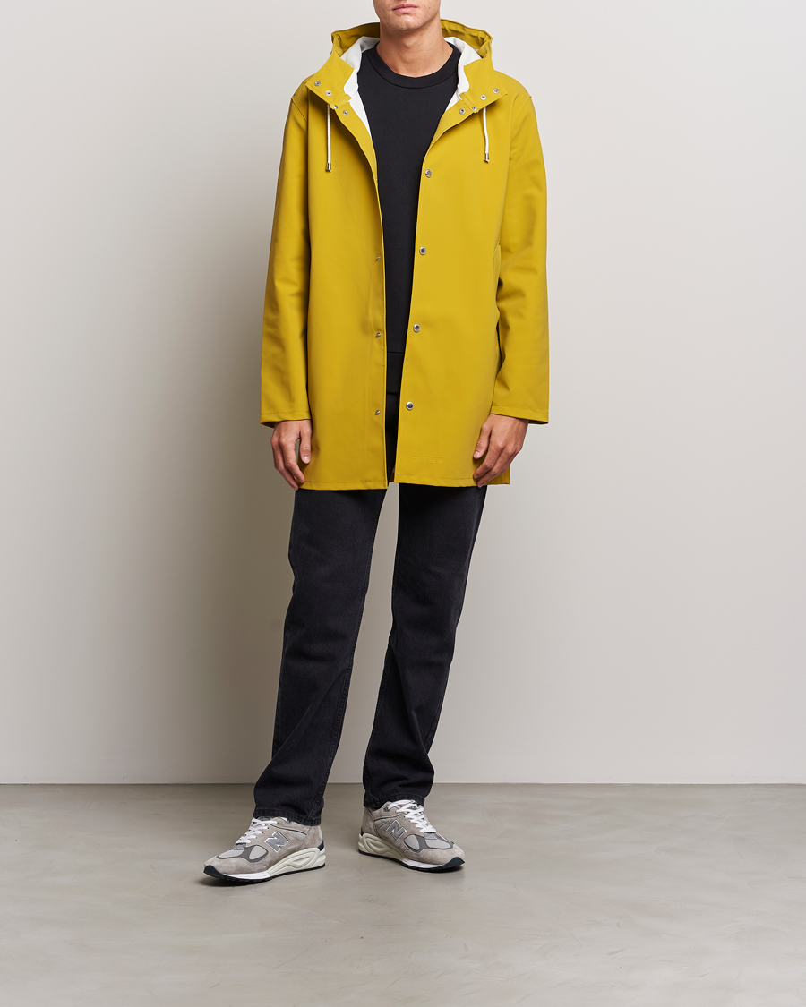 Heren | Jassen | Stutterheim | Stockholm Raincoat Suede Gold