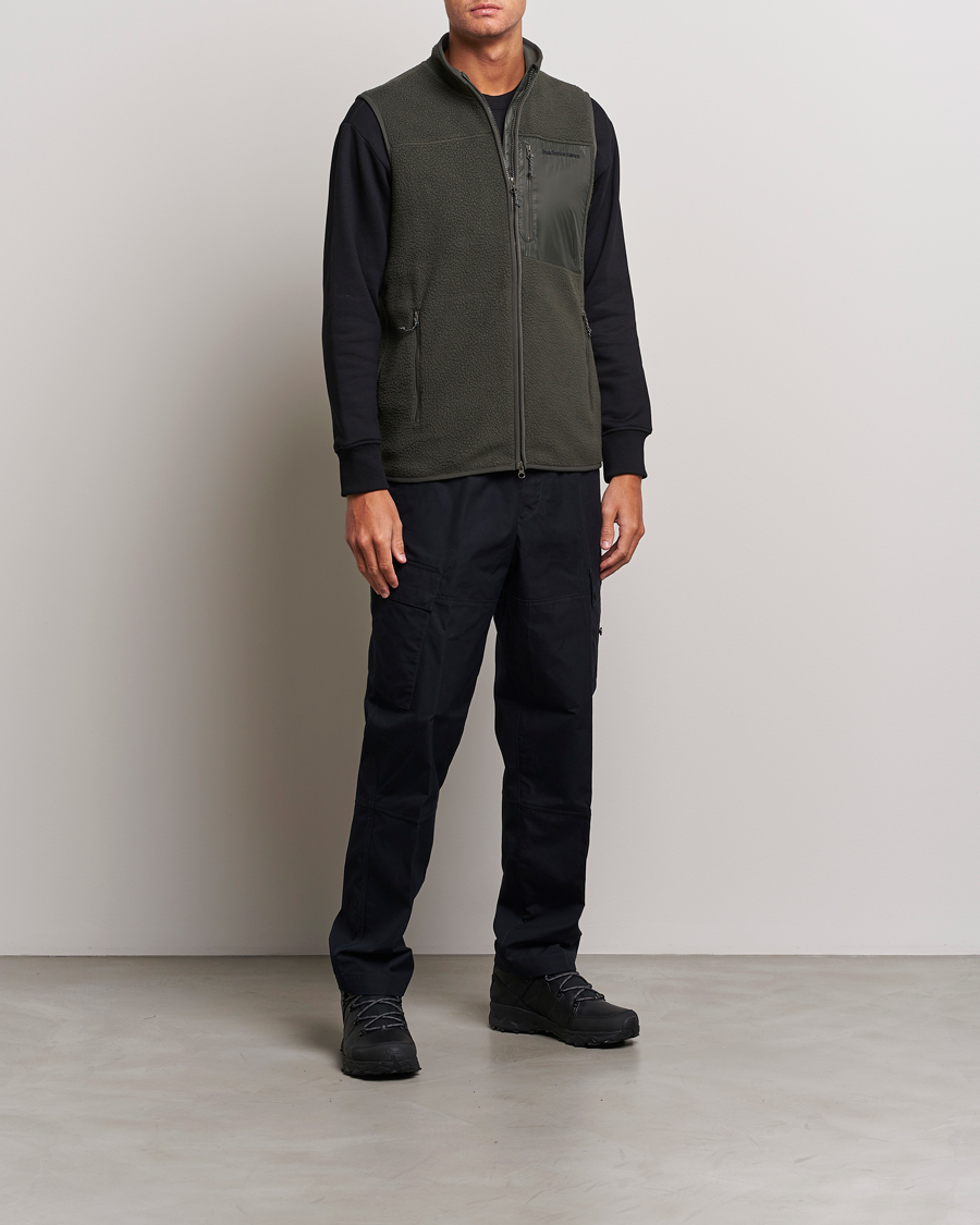 Heren | Gilets | Peak Performance | Pile Vest Olive Extreme