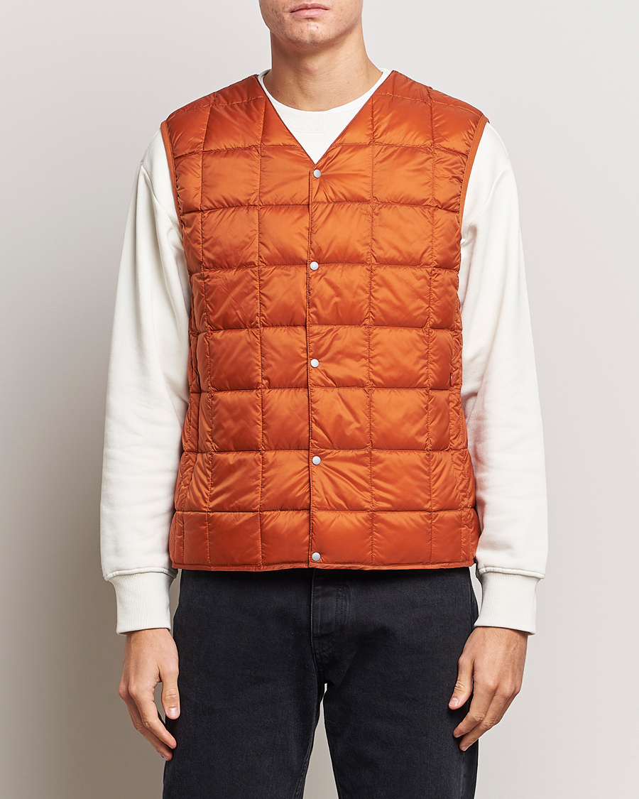 Heren | Jassen | TAION | V-Neck Lightweight Down Vest Brick Orange