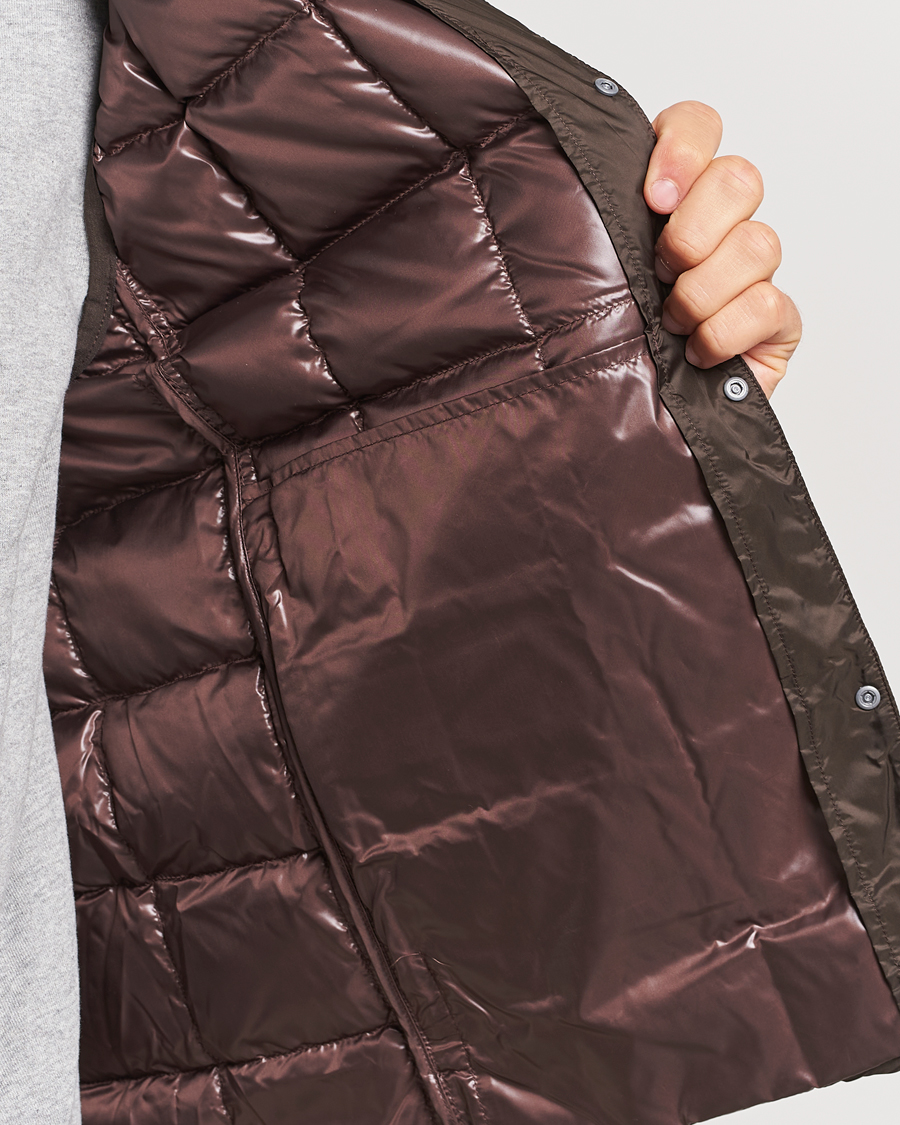 Heren | Jassen | TAION | V-Neck Lightweight Down Vest Dark Choco