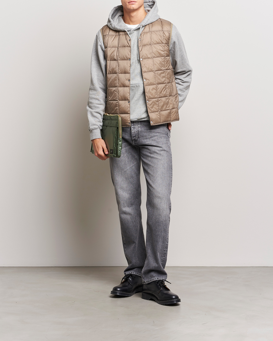 Heren | Jassen | TAION | V-Neck Lightweight Down Vest Khaki
