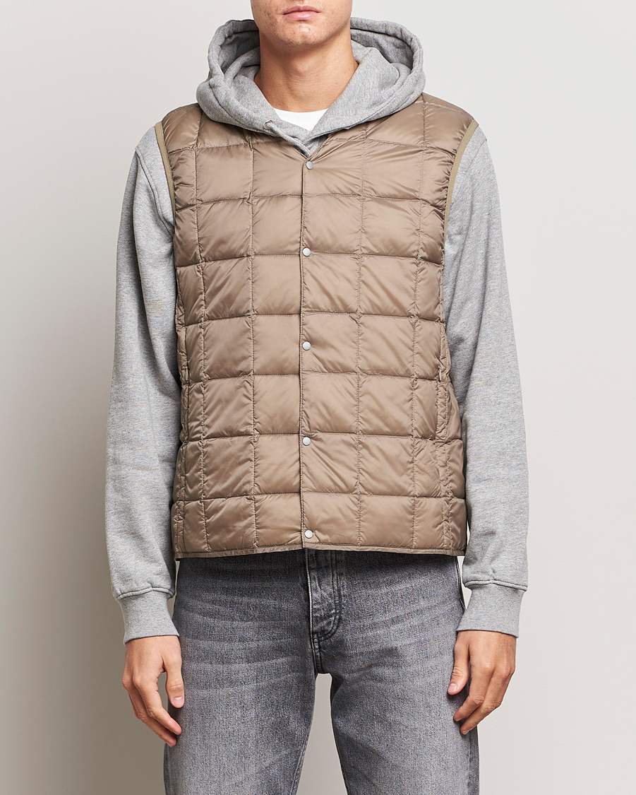 Heren | Jassen | TAION | V-Neck Lightweight Down Vest Khaki