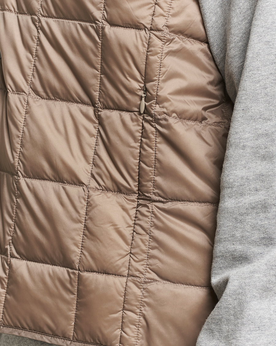 Heren | Jassen | TAION | V-Neck Lightweight Down Vest Khaki