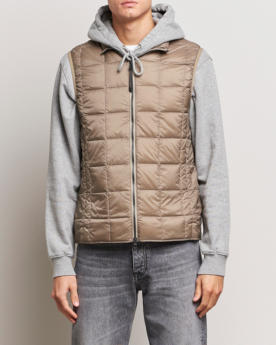Heren | Jassen | TAION | High Neck Full Zip Lightweight Down Vest Khaki