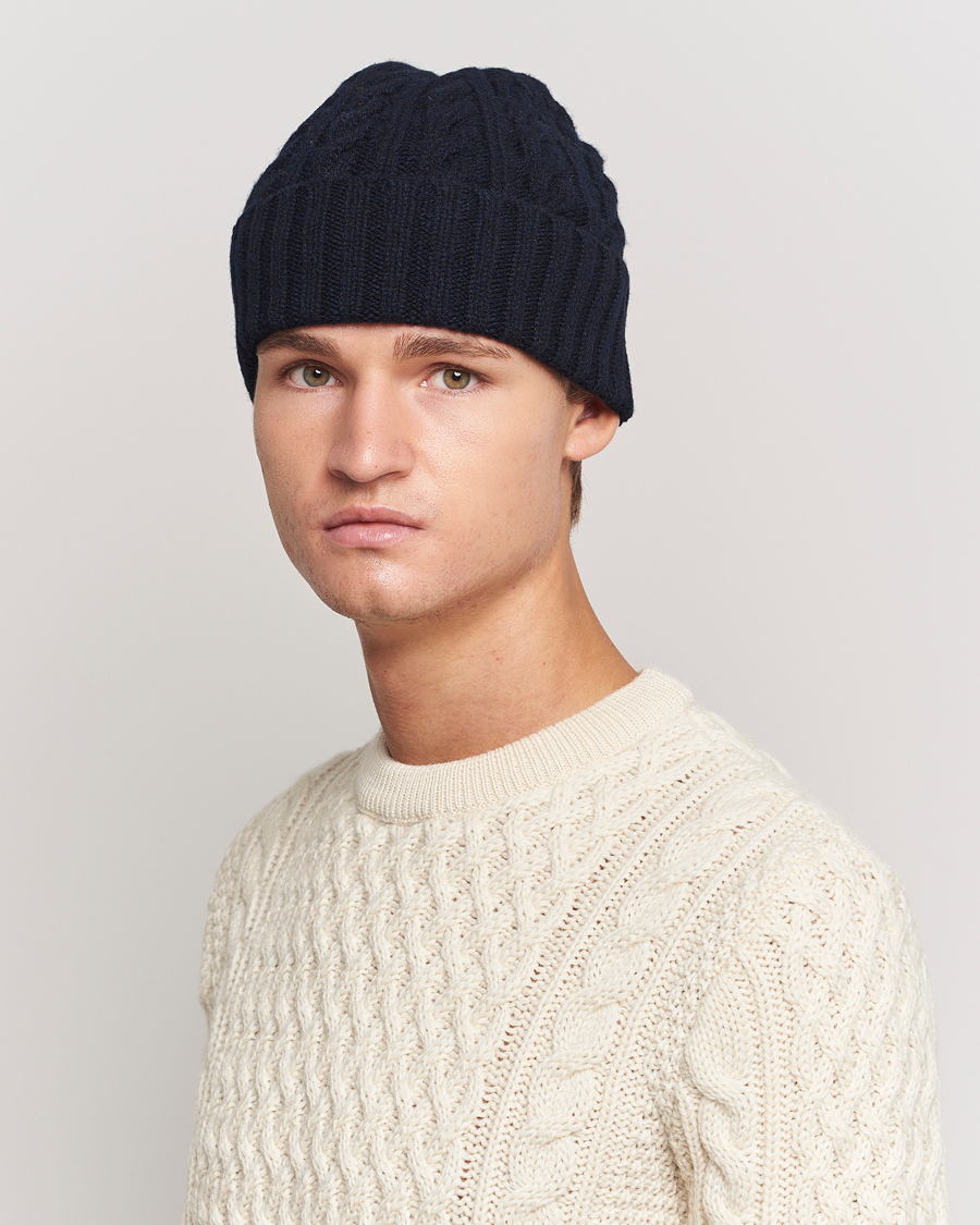 Heren | Sunspel | Sunspel | Lambswool Cable Hat Dark Navy