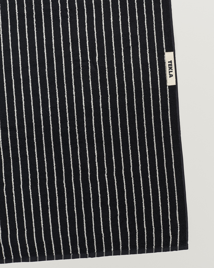 Heren | Handdoeken | Tekla | Organic Terry Hand Towel Black Stripe