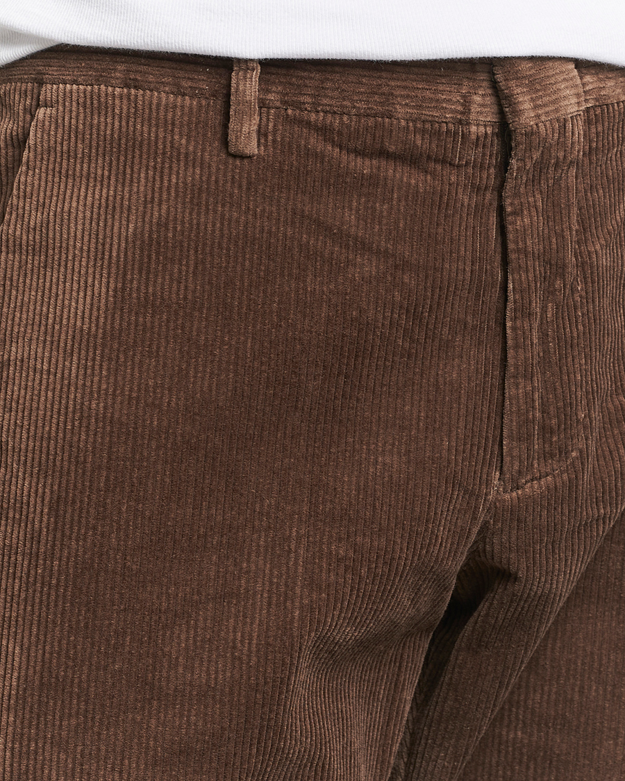 Heren | Broeken | NN07 | Theo Regular Fit Corduroy Chinos Shitake