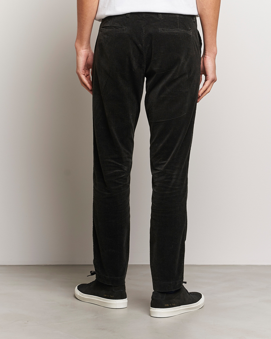 Heren | Broeken | NN07 | Theo Regular Fit Corduroy Chinos Dark Army