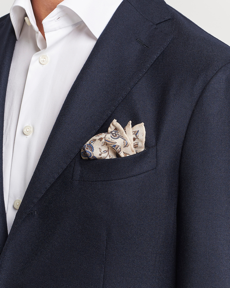 Heren | Pochets | Amanda Christensen | Wool Flannel Large Flower Pocket Square Creme