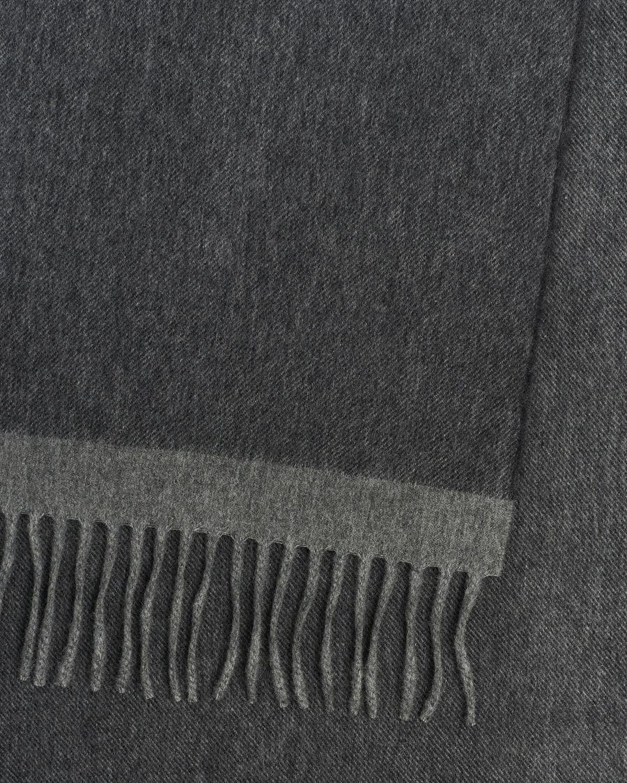 Heren | Begg & Co Solid Board Wool/Cashmere Scarf Flannel Charcoal | Begg & Co | Solid Board Wool/Cashmere Scarf Flannel Charcoal