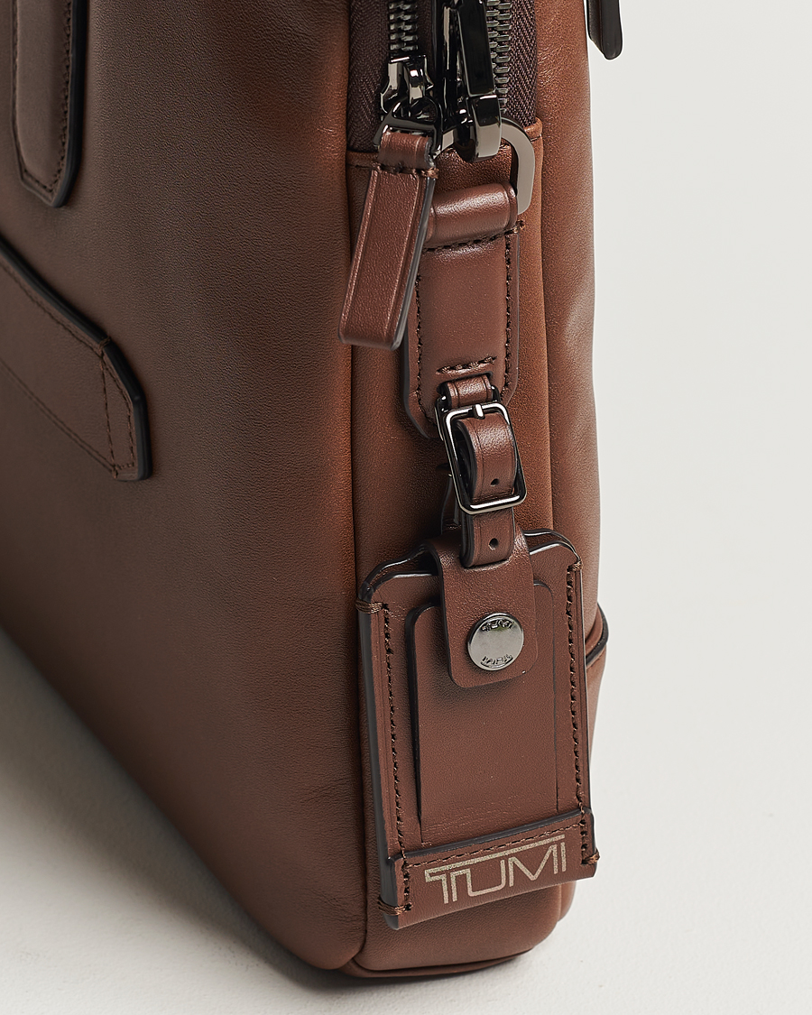 Heren | Tassen | TUMI | Harrison Sycamore Slim Leather Brief Cognac