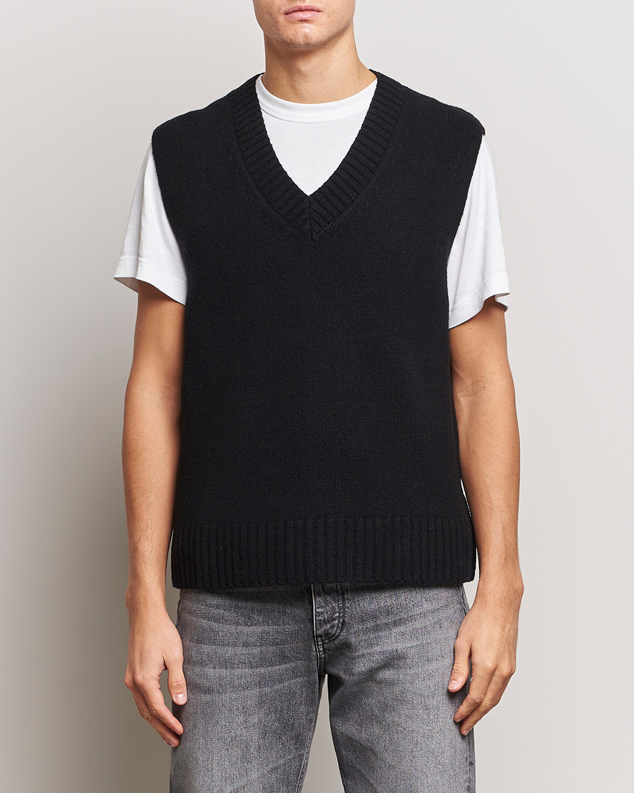Heren | Truien | A Day's March | Wigtown Lambswool Vest Black