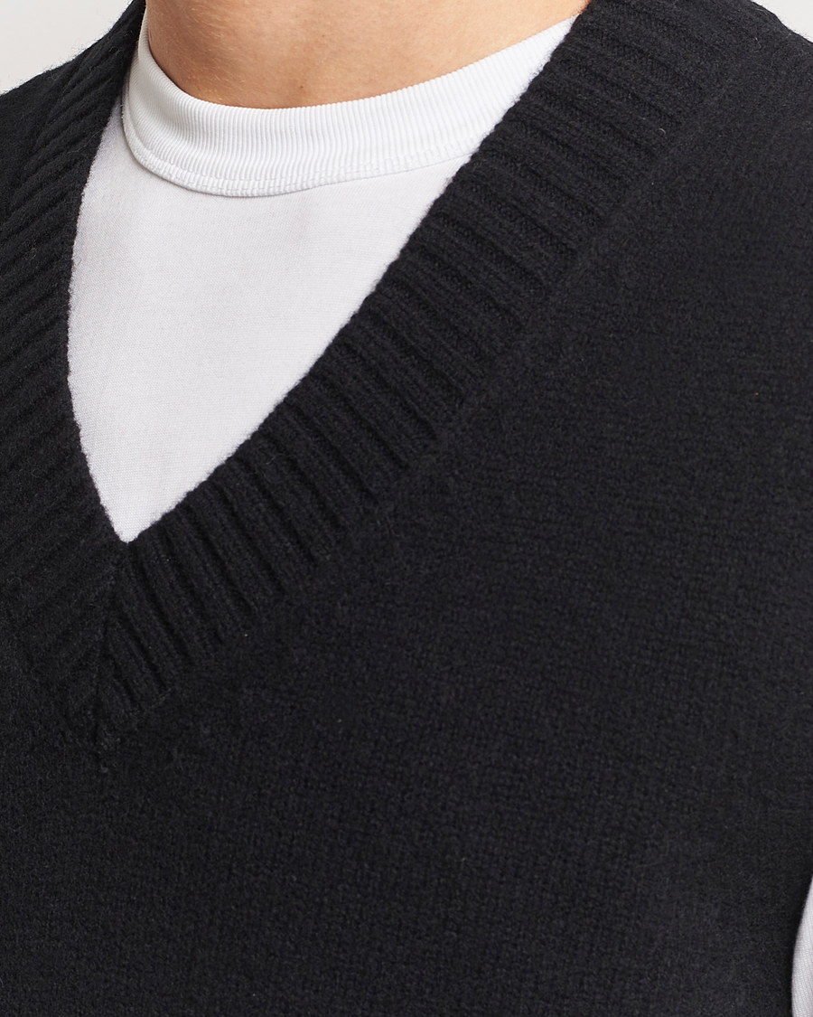 Heren | Truien | A Day's March | Wigtown Lambswool Vest Black