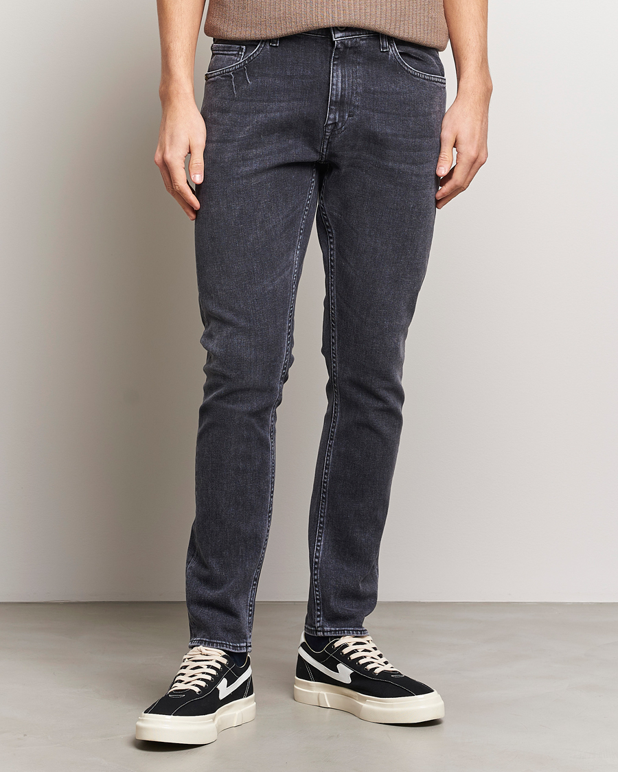 Heren | Zwarte jeans | Tiger of Sweden | Pistolero Stretch Cotton Jeans Washed Black
