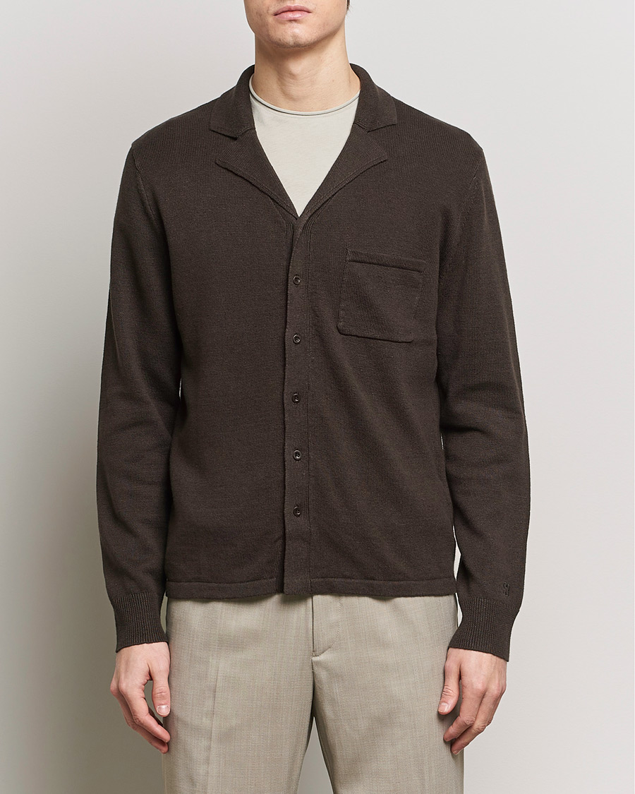 Heren | Cardigans | Filippa K | Cotton Linen Knitted Shirt Dark Oak