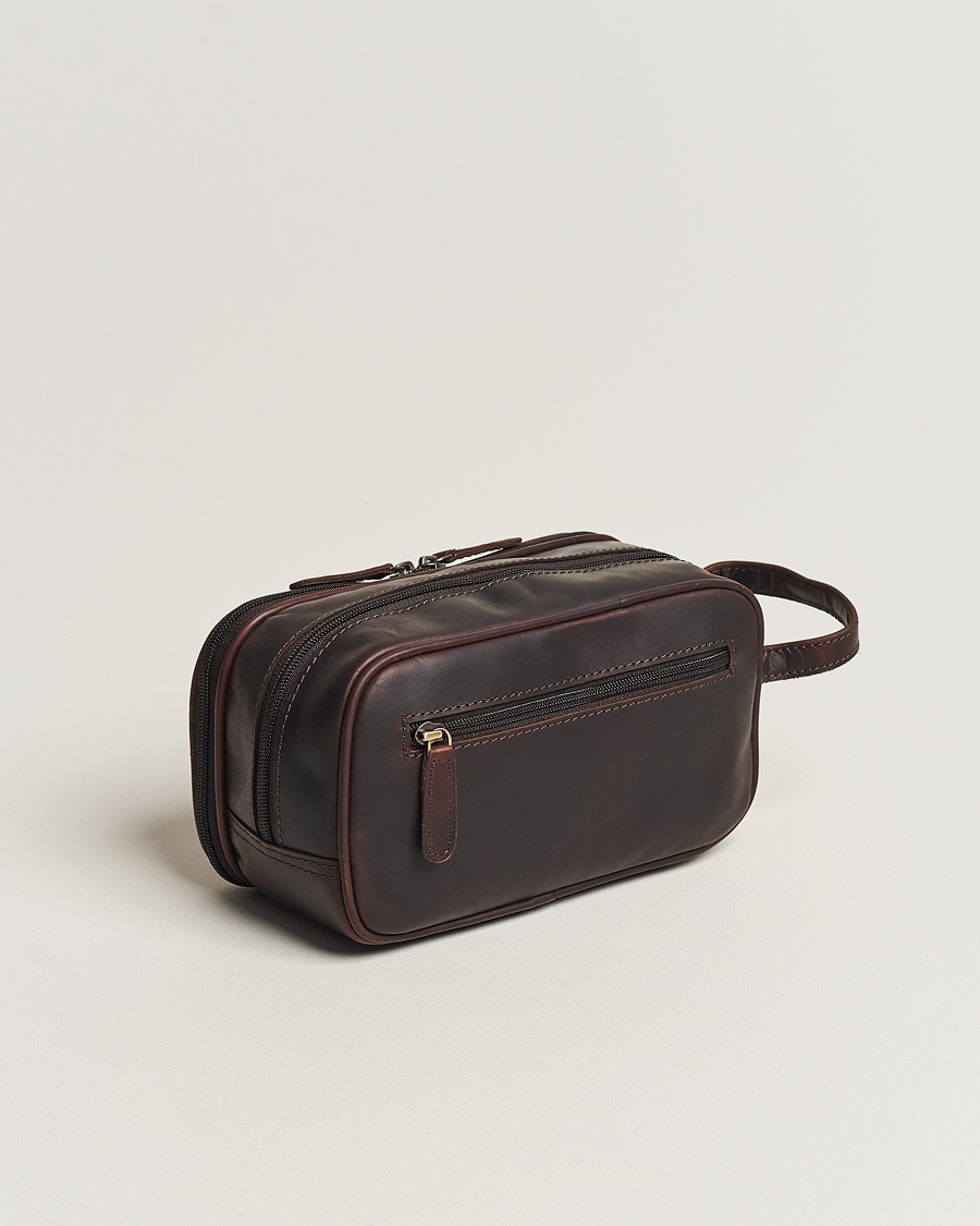 Heren | Accessoires | Loake 1880 | Dartmouth Leather Washbag Dark Brown