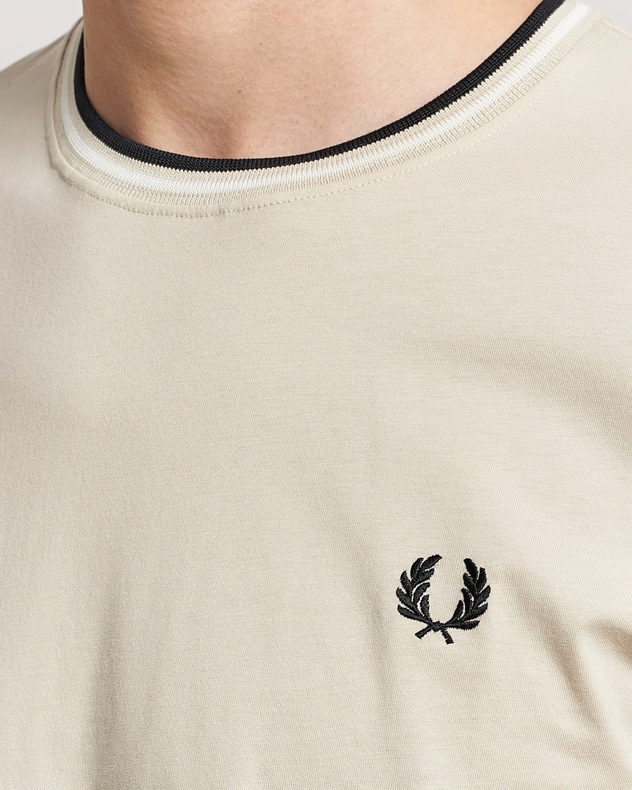 Heren | T-shirts | Fred Perry | Twin Tipped T-Shirt Oatmeal