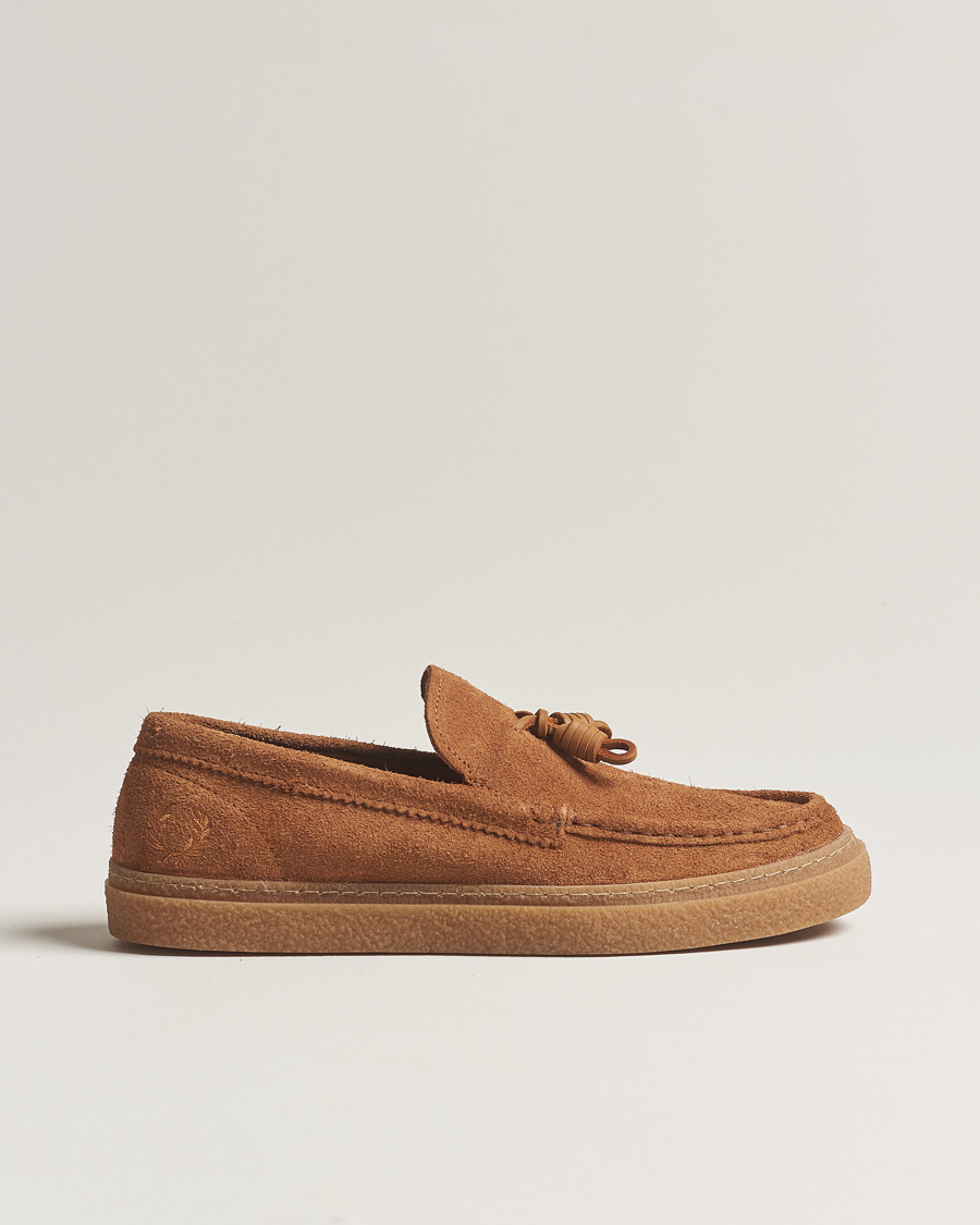 Heren | Fred Perry Dawson Suede Tassel Loafer Dark Caramel | Fred Perry | Dawson Suede Tassel Loafer Dark Caramel