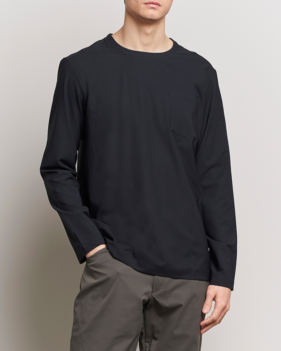 Heren | Zwarte T-shirts | Houdini | Cover Crew Quick Dry Long Sleeve True Black