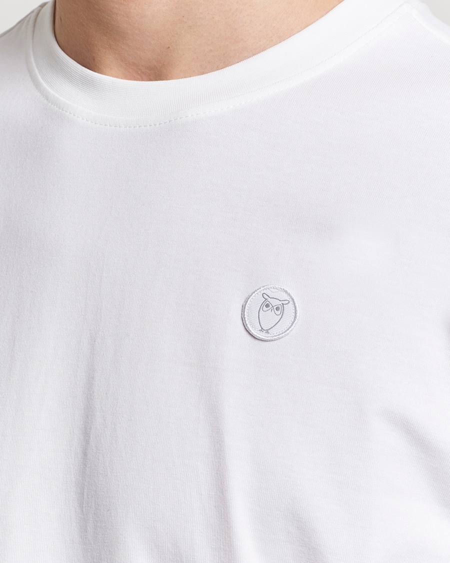Heren | T-shirts | KnowledgeCotton Apparel | Loke Badge T-Shirt Bright White