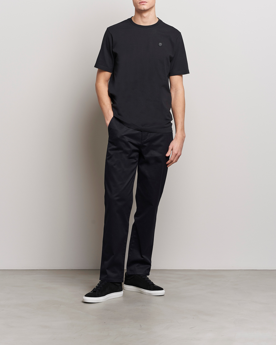 Heren | T-shirts | KnowledgeCotton Apparel | Loke Badge T-Shirt Jet Black