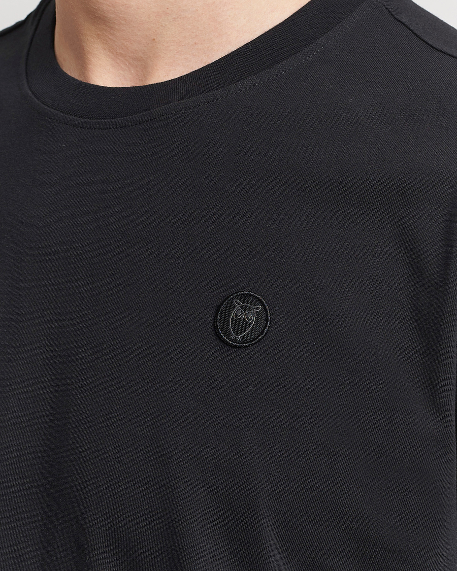 Heren | T-shirts | KnowledgeCotton Apparel | Loke Badge T-Shirt Jet Black
