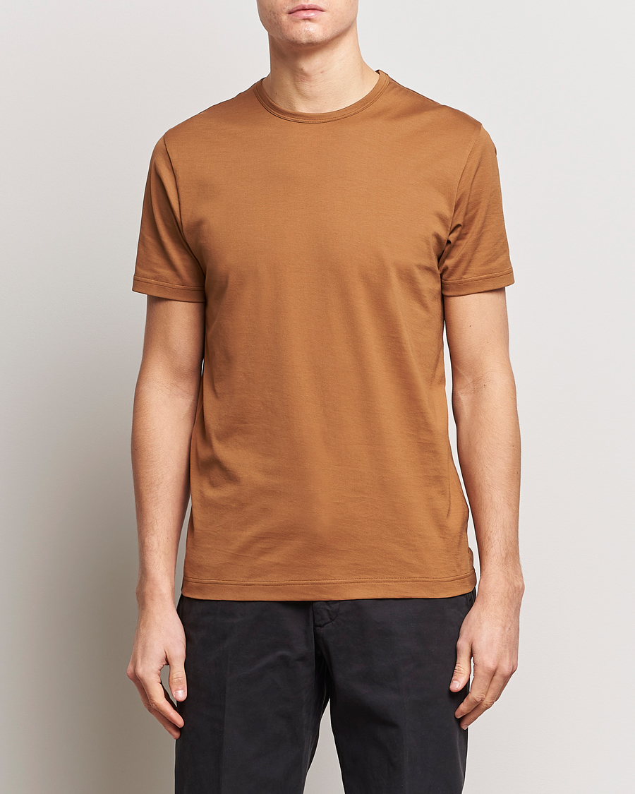 Heren | T-shirts met korte mouwen | Sunspel | Crew Neck Cotton Tee Dark Camel