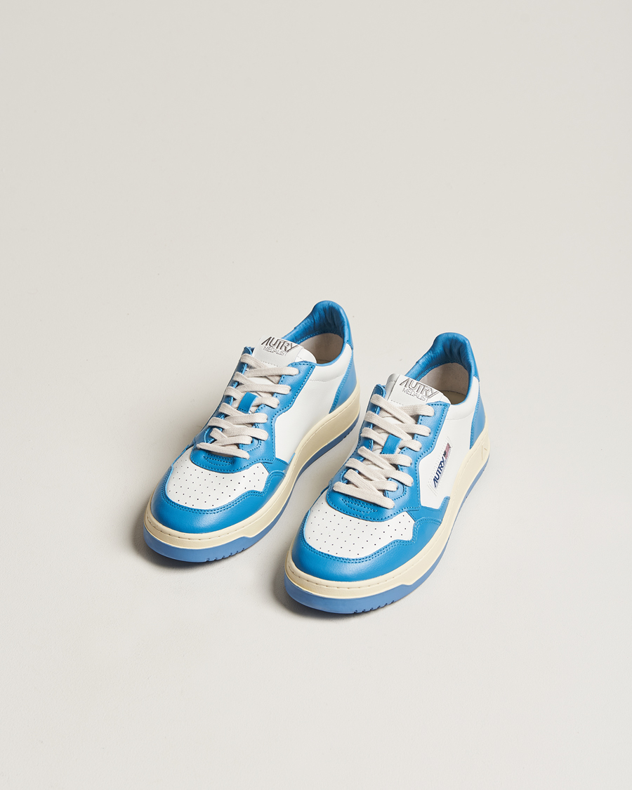 Heren | Sneakers | Autry | Medalist Low Bicolor Leather Sneaker White/Blue