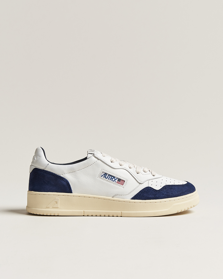 Heren | Autry Medalist Low Goat/Suede Sneaker White/Navy | Autry | Medalist Low Goat/Suede Sneaker White/Navy