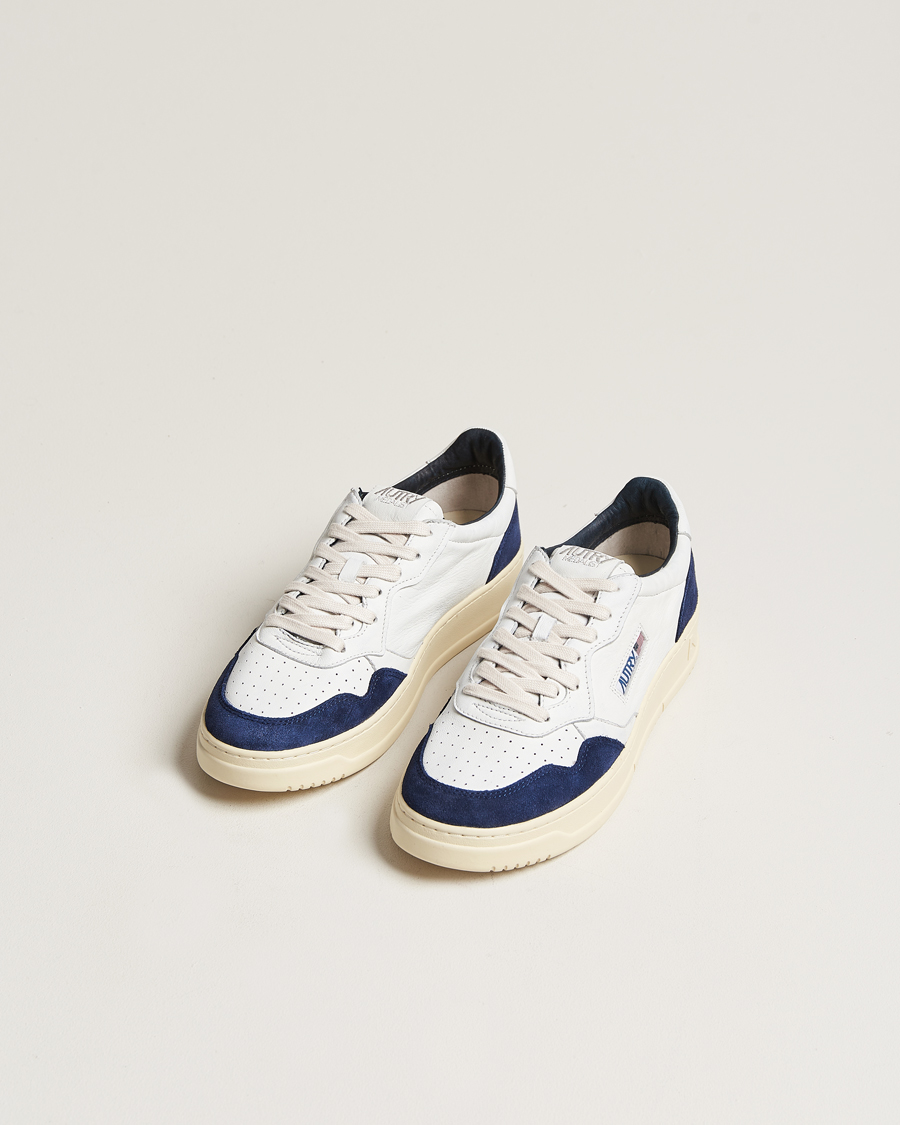 Heren | Autry Medalist Low Goat/Suede Sneaker White/Navy | Autry | Medalist Low Goat/Suede Sneaker White/Navy