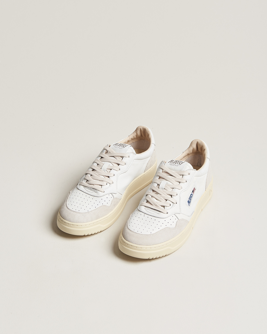 Heren | Autry Medalist Low Goat/Suede Sneaker White/Grey | Autry | Medalist Low Goat/Suede Sneaker White/Grey