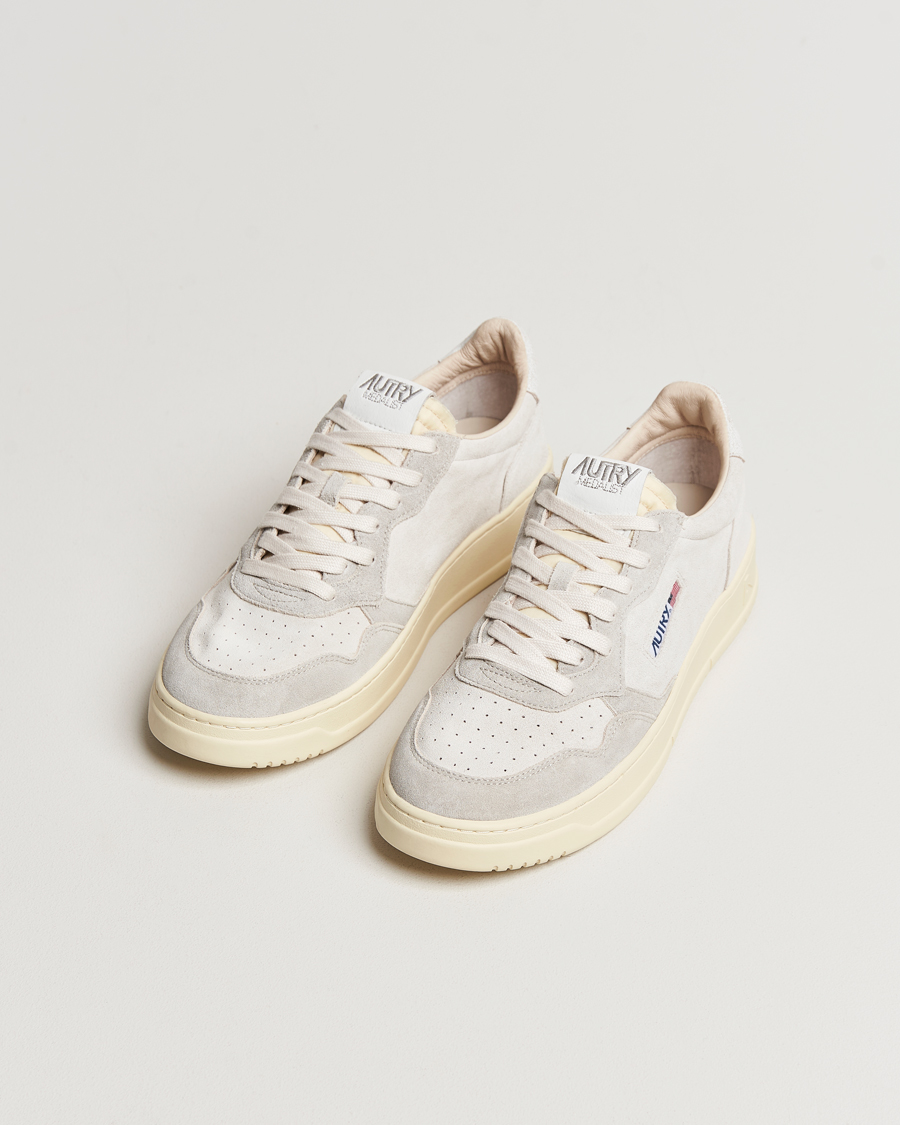 Heren | Autry Medalist Low Suede Sneaker Cream | Autry | Medalist Low Suede Sneaker Cream