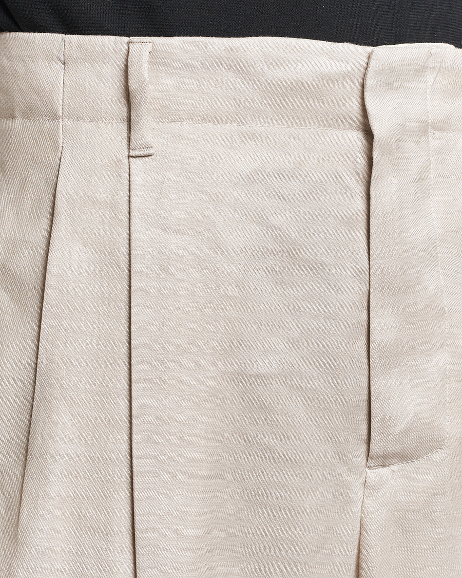 Heren | Broeken | Lardini | Atos Pleated Linen Trousers Beige