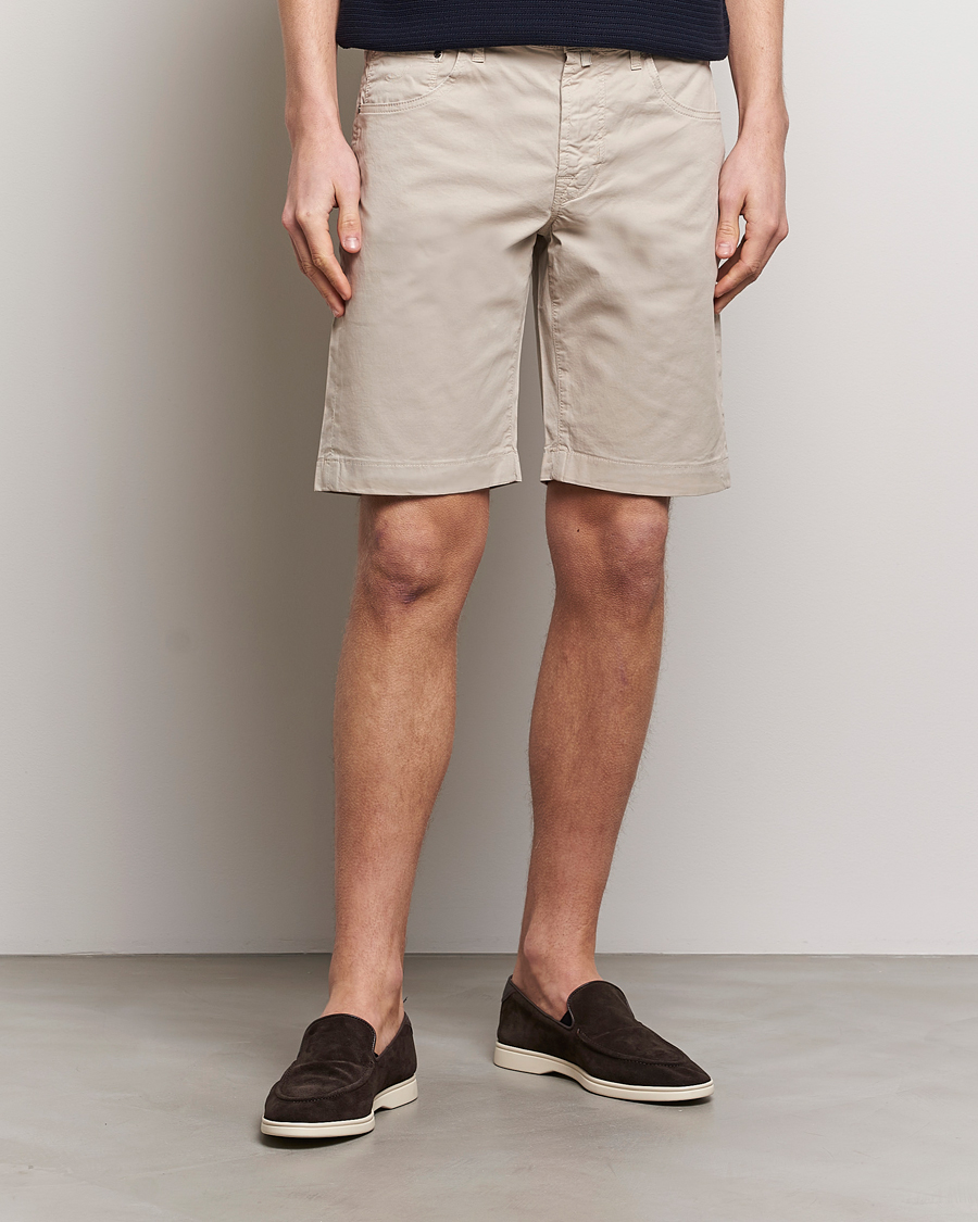 Heren | Chino-shorts | Jacob Cohën | Nicolas Cotton Gabardine Shorts Beige
