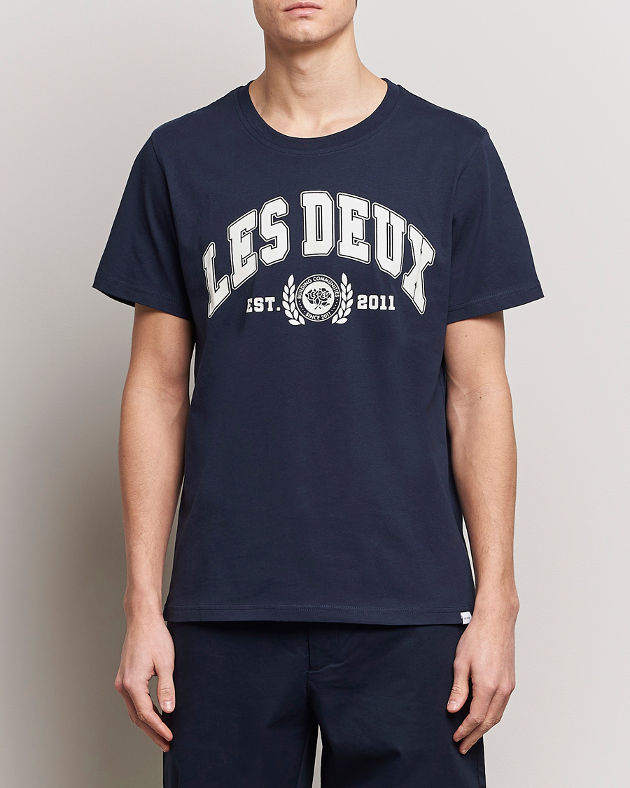 Heren |  | LES DEUX | University T-Shirt Dark Navy