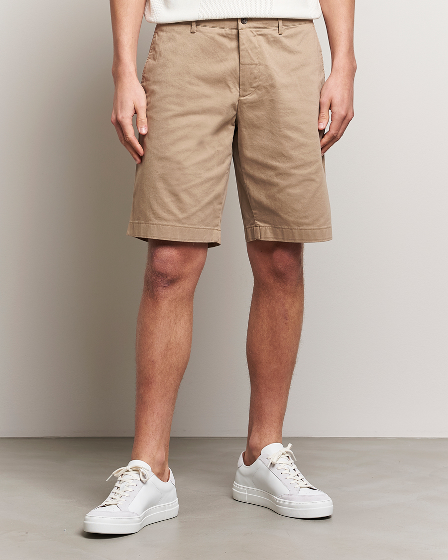 Heren | Chino-shorts | J.Lindeberg | Nathan Cloud Satin Shorts Batique Khaki