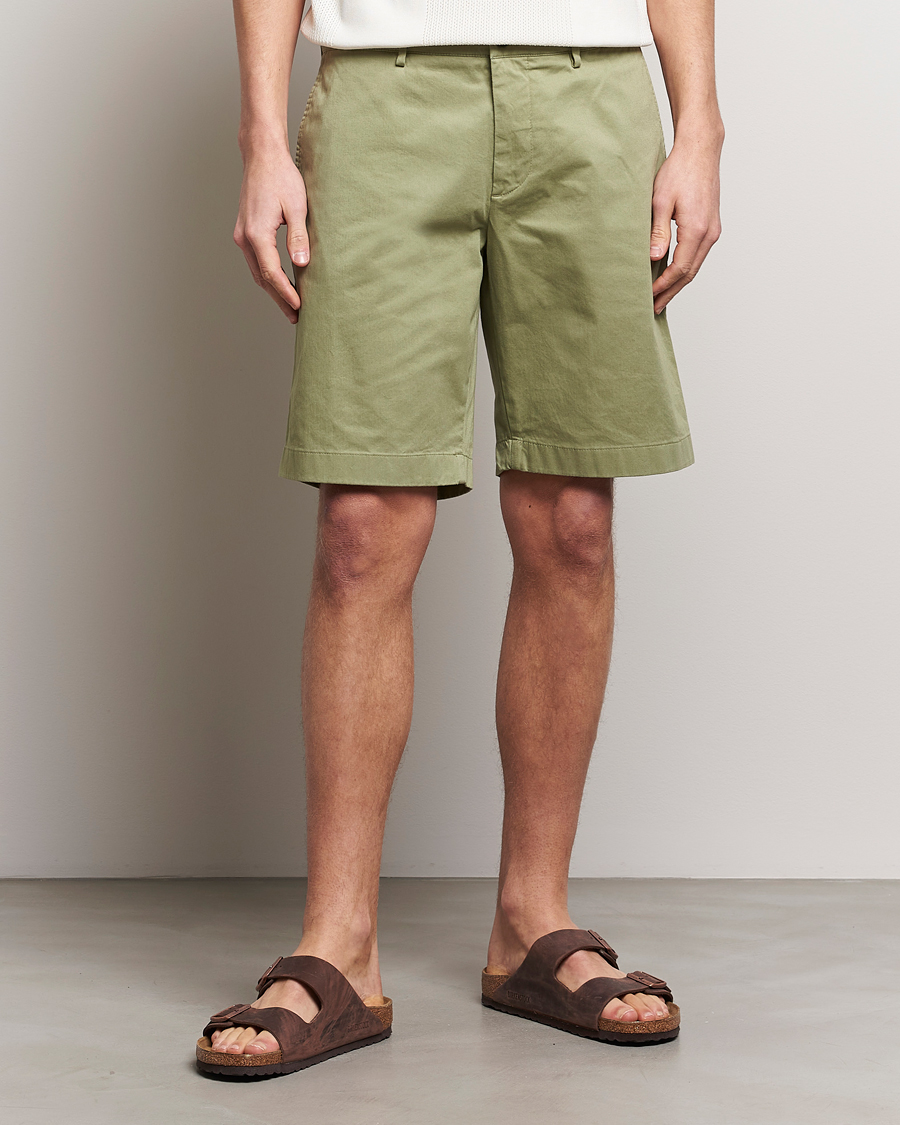 Heren | Chino-shorts | J.Lindeberg | Nathan Cloud Satin Shorts Oil Green