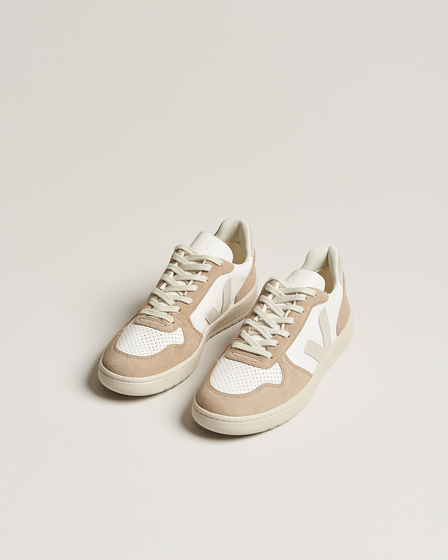 Heren | Suède schoenen | Veja | V-10 Chromefree Leather Extra White/Natural Sahara