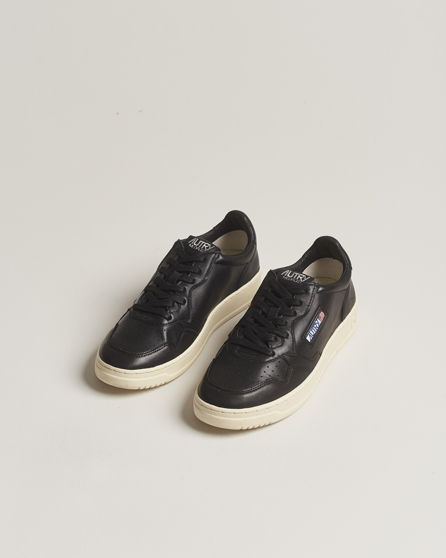 Men | Shoes | Autry | Medalist Low Super Soft Goat Leather Sneaker Black